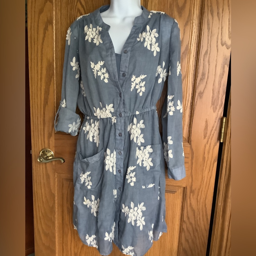 Blue and white, embroidered , dress.  Size 6.  Attached inner slip.  2 pockets